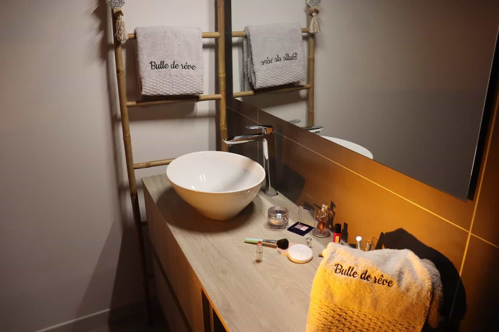 Bulle de Rêve, Suite de charme avec jacuzzi privatif… - Photo 3