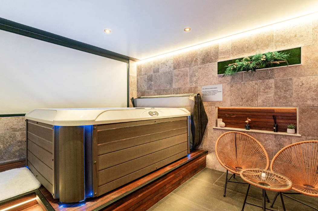 BULLES & SPA : Loft 2 Suites avec Jacuzzi, Sauna et Salle de Massage Privatifs à Blagnac, proche Toulouse - Photo 1