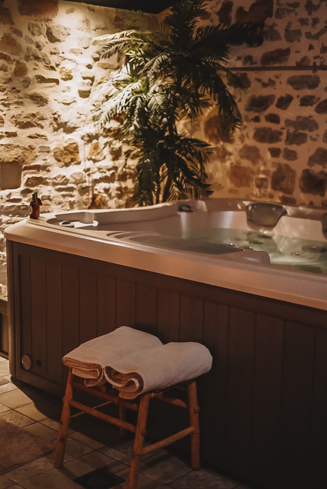 Chambre l&rsquo;Absolu – Love Room Vendée avec spa privatif - Photo 4