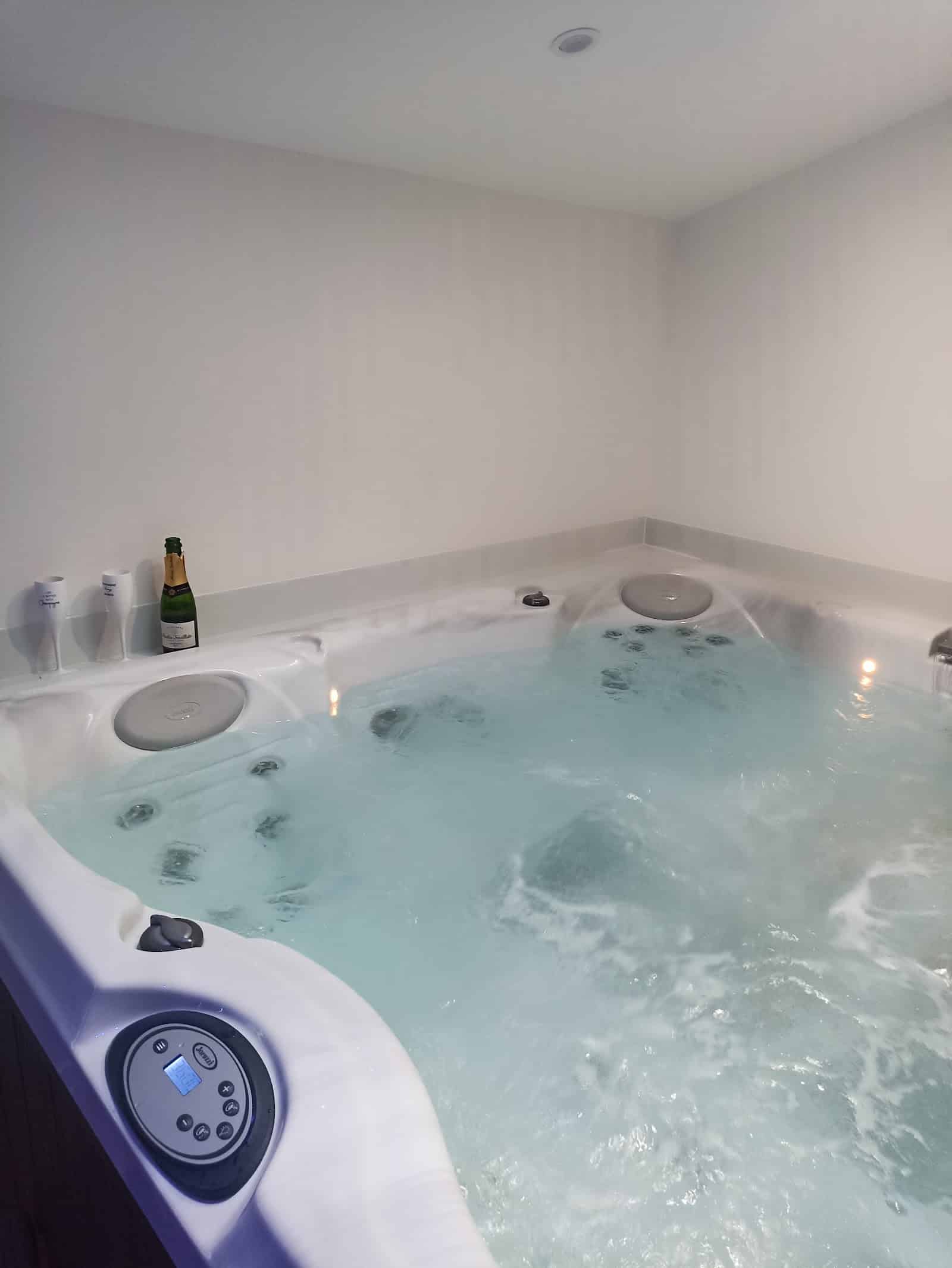 Cocoon Secret : Suite Eden | Séjour week-end insolite en amoureux avec spa privatif à Plouguerneau Finistère Bretagne - Photo 3