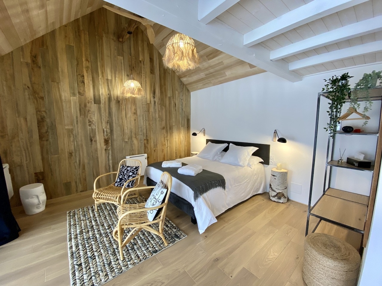 Écrin d&rsquo;Auvergne insolite : Cabane – Lodge avec Spa Privatif Auvergne - Photo 6
