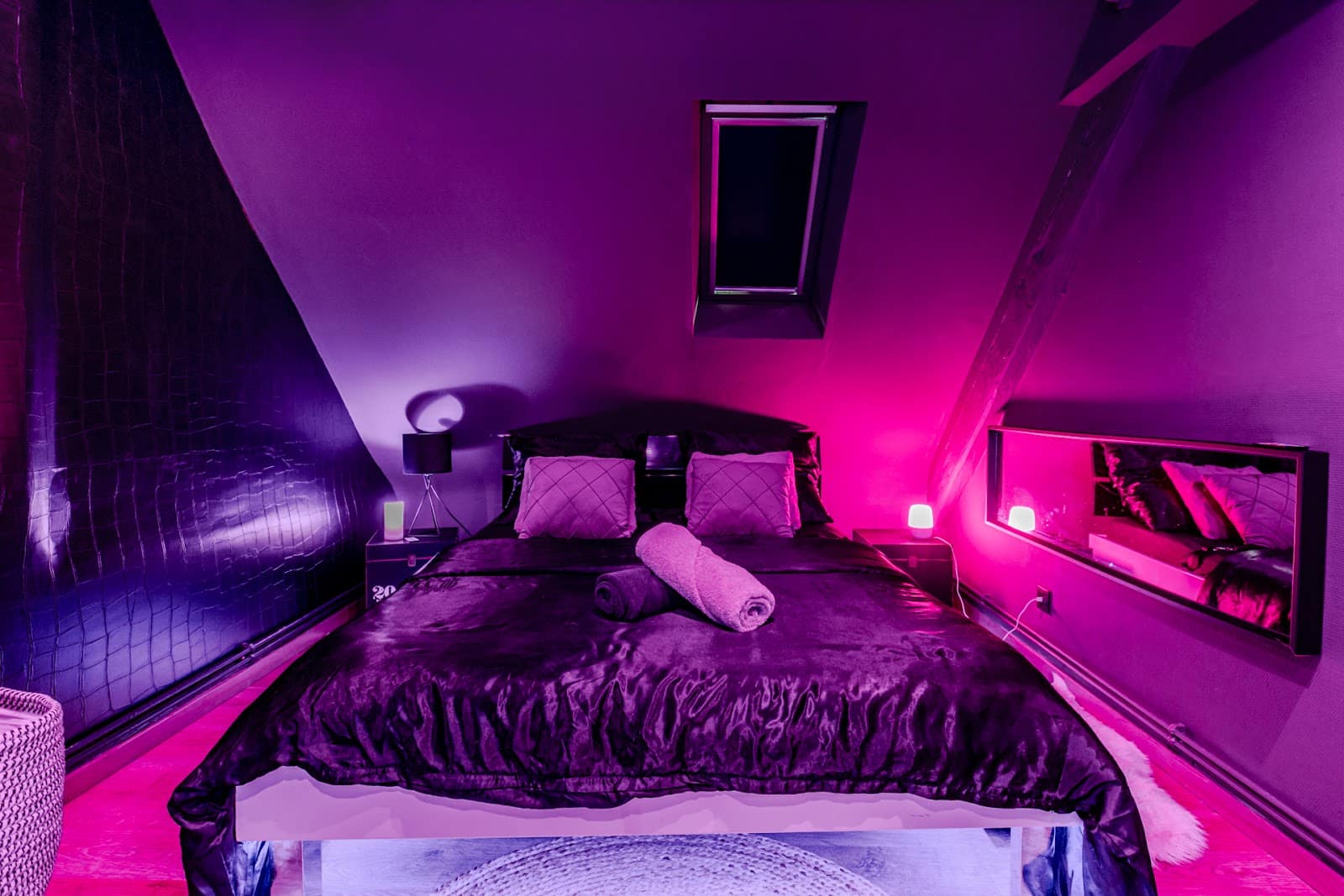 Escale du Désir – DESIR ROOMS – Spa (option) – Love room en Alsace proche Strasbourg et Haguenau. Séjour journée et/ou nuit. - Photo 1