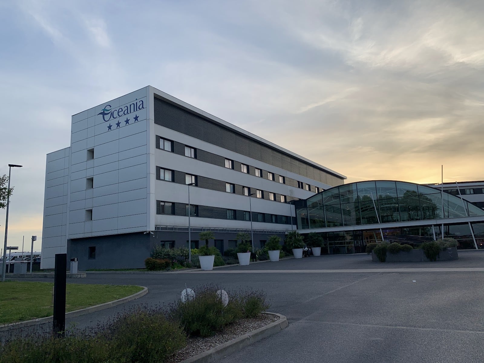 Hôtel Oceania Roissy CDG - Photo 1