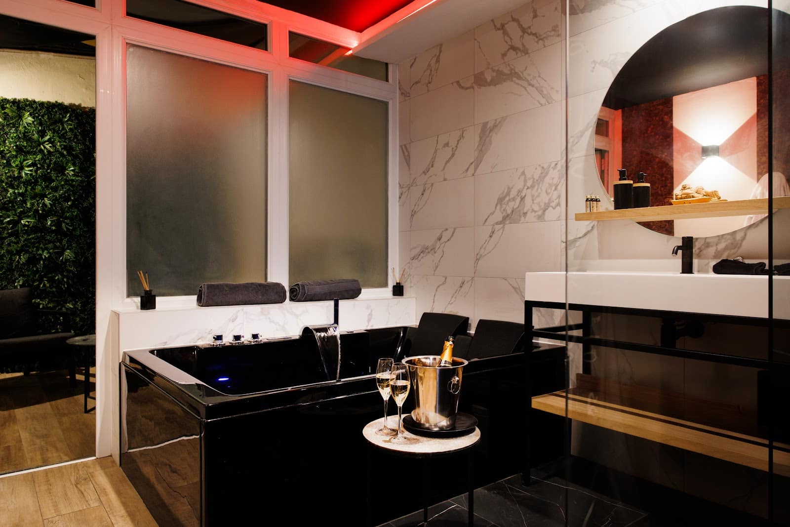 Just For Us – Suite Orion – Love room Marseille - Photo 3