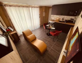 L&rsquo;Atelier des Rêves Rouen : Love Room avec spa, séjour romantique, Week-end en amoureux, Rouen, Normandie - Photo 2