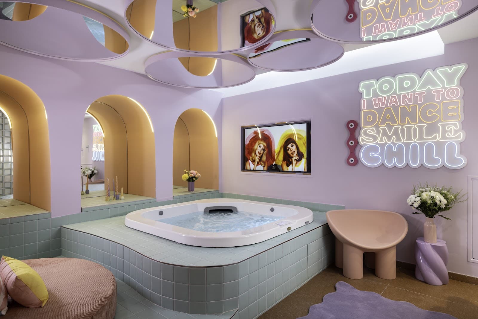 Les Bains – Jacuzzi privatif de l&rsquo;hôtel Quinzerie - Photo 3