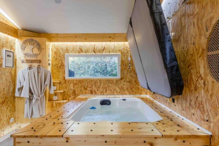 L&rsquo;Escale Sud Gironde – gîte romantique avec jacuzzi privatif - Photo 4