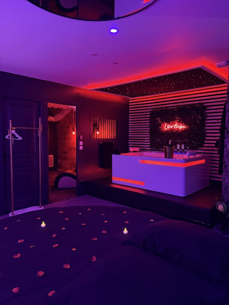 L&rsquo;everbliss, Love Rooms à thème, suites avec jacuzzi privatif – Lille - Photo 3