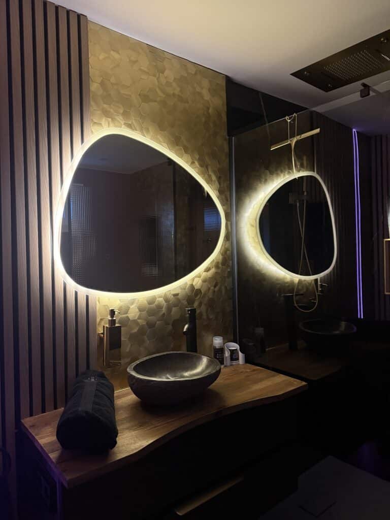 L&rsquo;everbliss, Love Rooms à thème, suites avec jacuzzi privatif – Lille - Photo 4