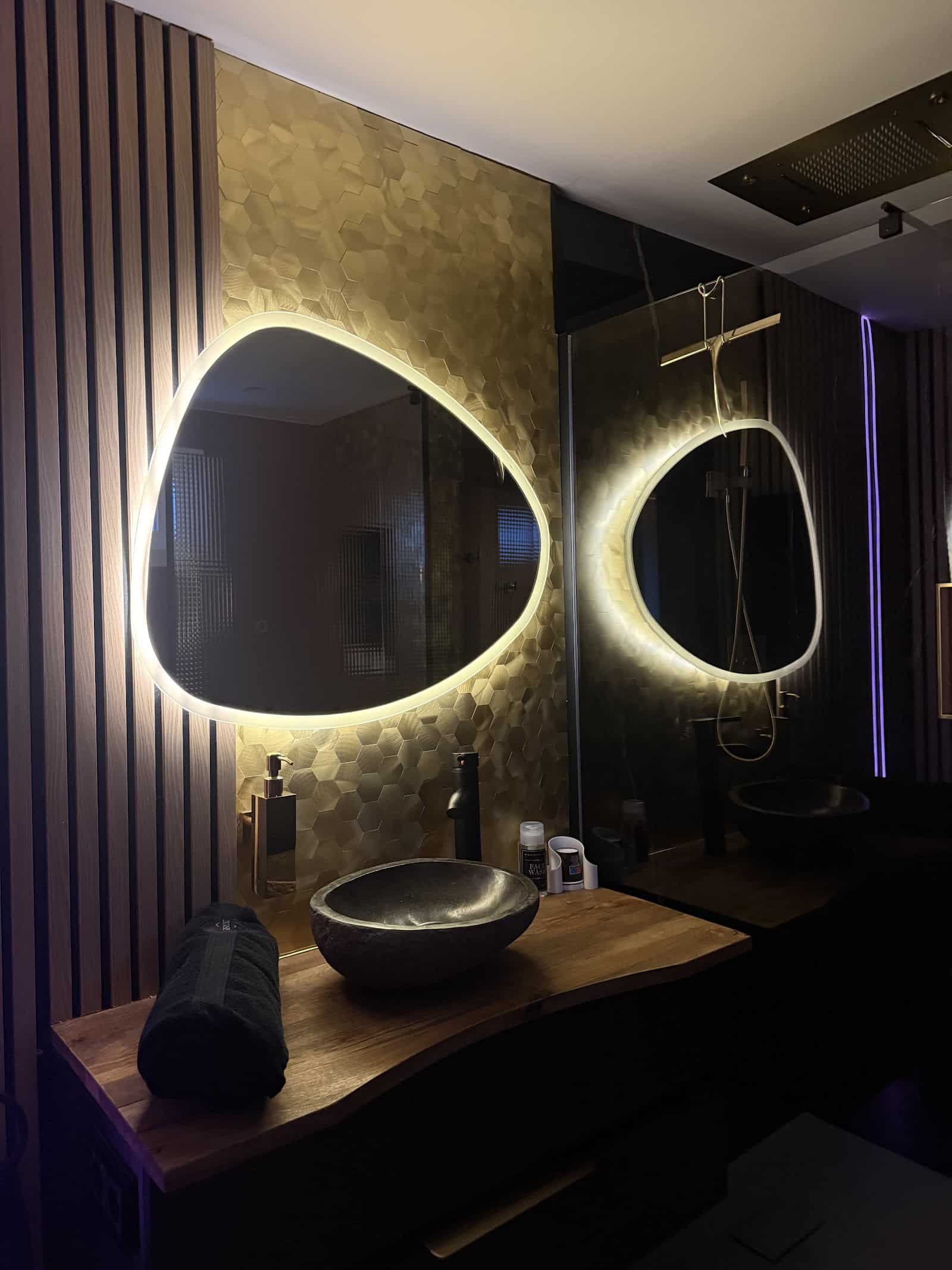 L&rsquo;everbliss, Love Rooms à thème, suites avec jacuzzi privatif – Lille - Photo 4