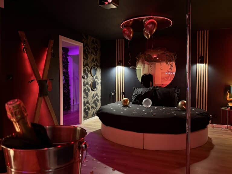 L&rsquo;everbliss, Love Rooms à thème, suites avec jacuzzi privatif – Lille - Photo 5