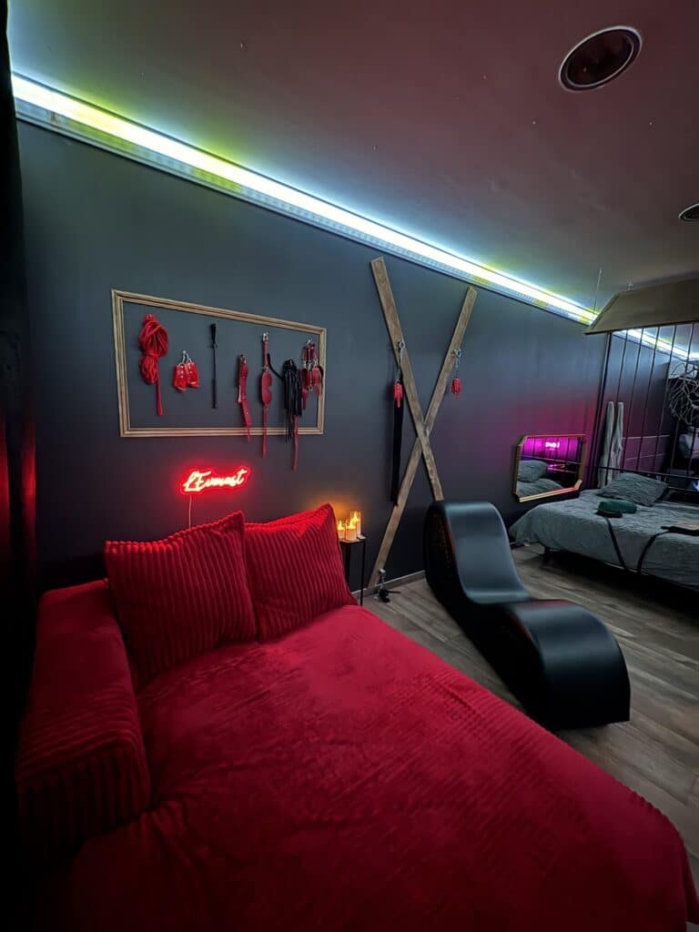 L&rsquo;Everest Room : Love room, week-end romantique, chambres d&rsquo;hôtes, piscine, jacuzzi, proche La Valentine, Marseille - Photo 4