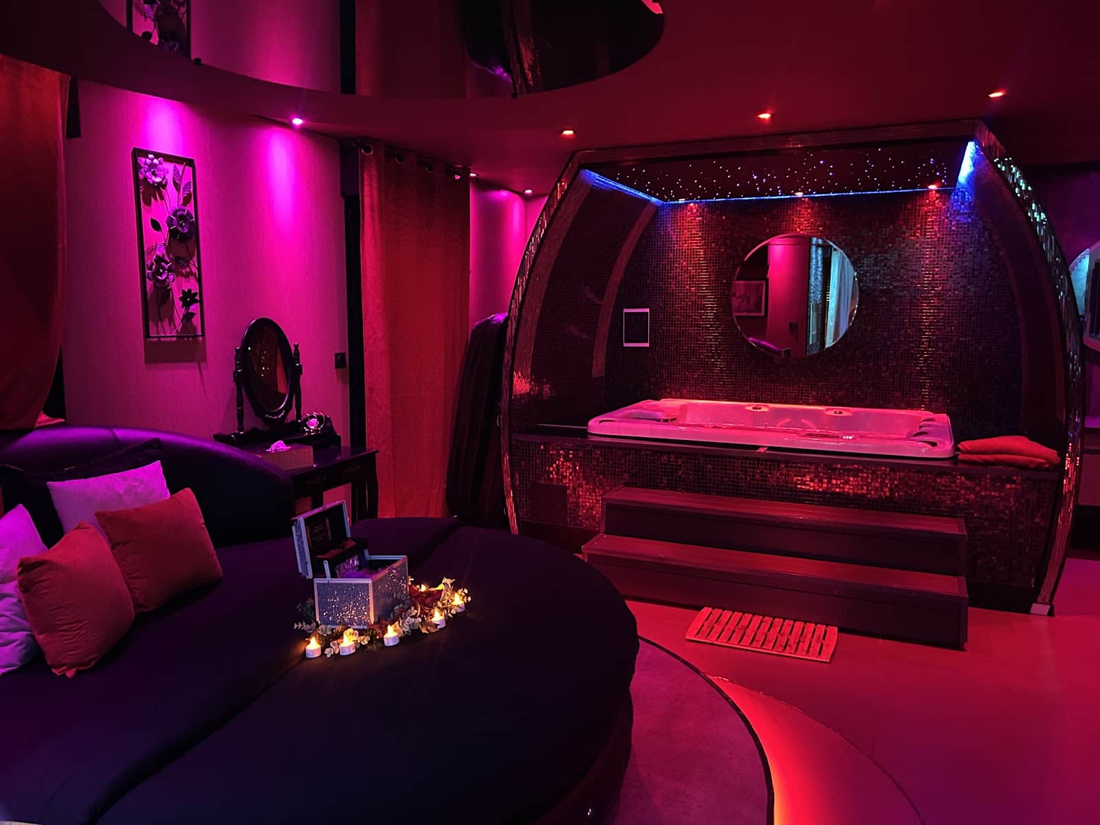 L&rsquo;Insolite Spa Privatif : Love Room avec spa privatif, Love hôtel, séjour ou week-end romantique, à Toulouse et Albi - Photo 2