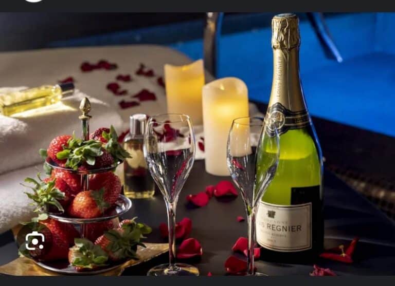 LUXURY SPA & LOVE ROOM - Photo 4