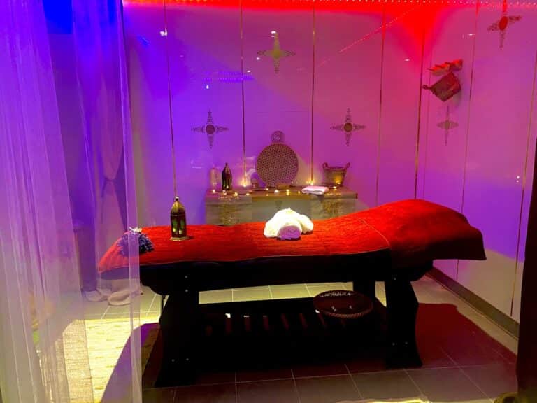 LUXURY SPA & LOVE ROOM - Photo 2