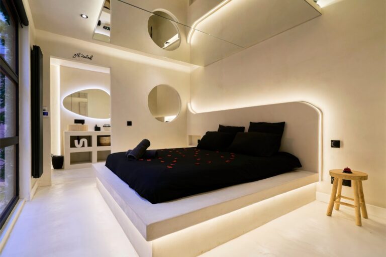 Ô Diable Des Plaisirs – Suite avec Spa privatif – Loveroom - Photo 2