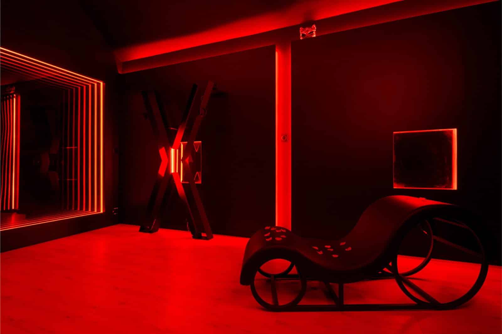 Ô Diable Des Plaisirs – Suite avec Spa privatif – Loveroom - Photo 4