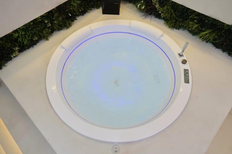 Ô Diable Des Plaisirs – Suite avec Spa privatif – Loveroom - Photo 3
