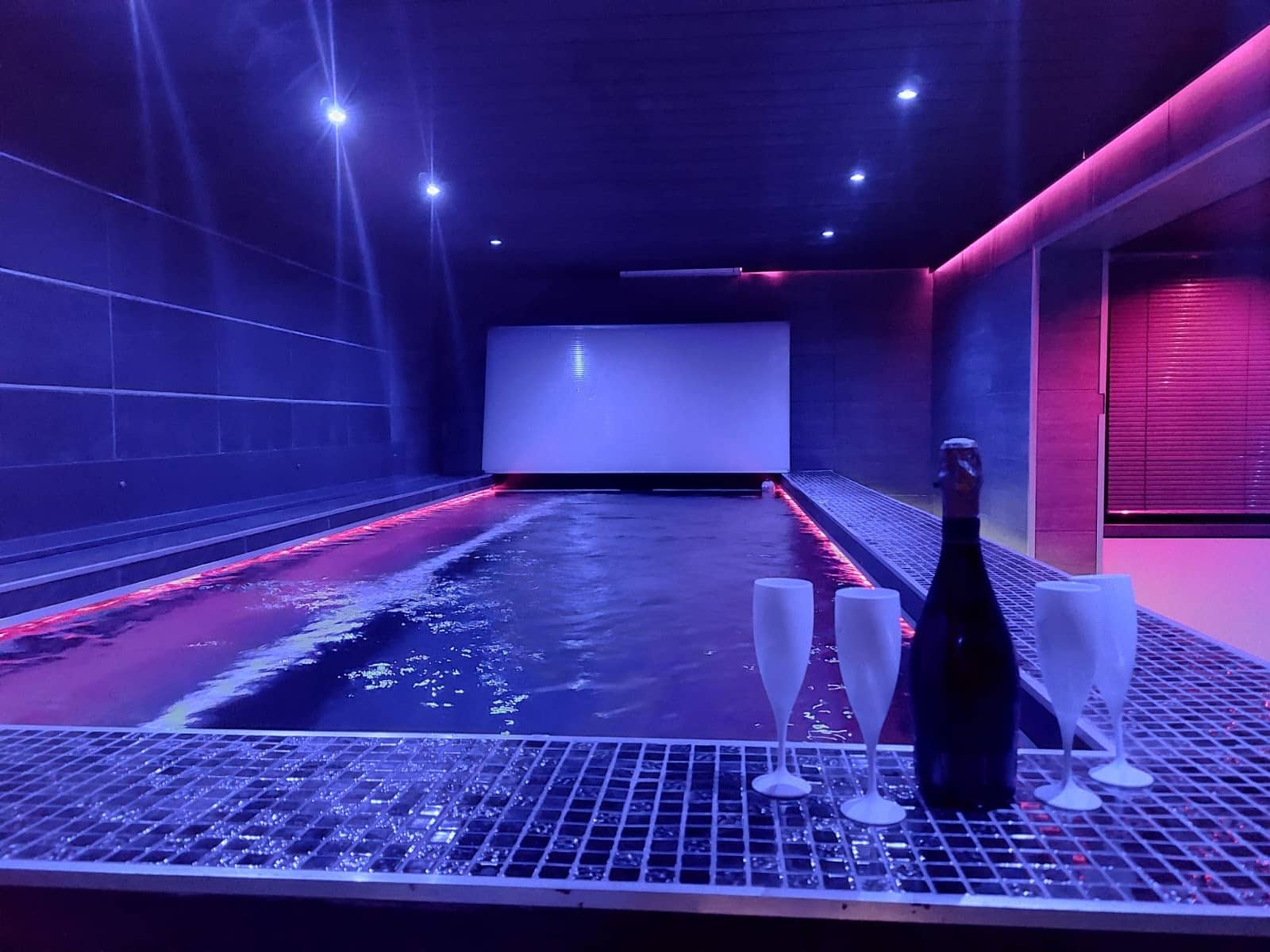 Orchid Spa – Centre de bien être – Massage SPA Hammam Piscine Chauffée Sauna – Nîmes - Photo 1