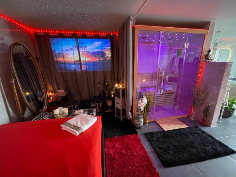 Spa de la Lune – Suite Spa privative avec Jacuzzi, Sauna & Vue aux portes de Paris - Photo 4