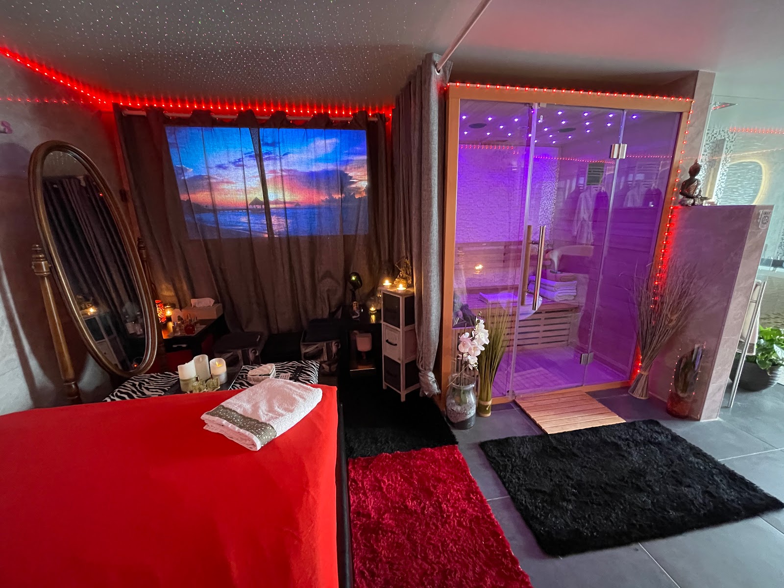 Spa de la Lune – Suite Spa privative avec Jacuzzi, Sauna & Vue aux portes de Paris - Photo 4