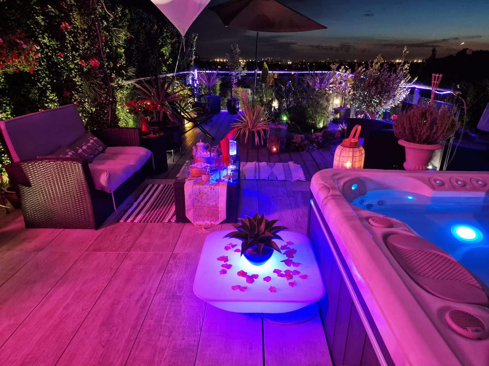 Spa de la Lune – Suite Spa privative avec Jacuzzi, Sauna & Vue aux portes de Paris - Photo 1