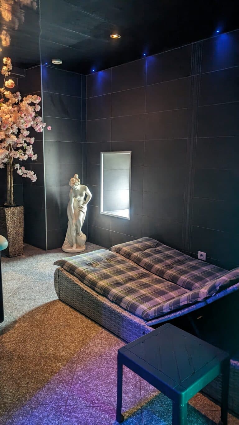 Spa privatif CoCoOn Rumilly Hammam Saunas Jacuzzi BabySpa en Famille balnéothérapie Massages solo ou en duo Cartes cadeaux - Photo 2