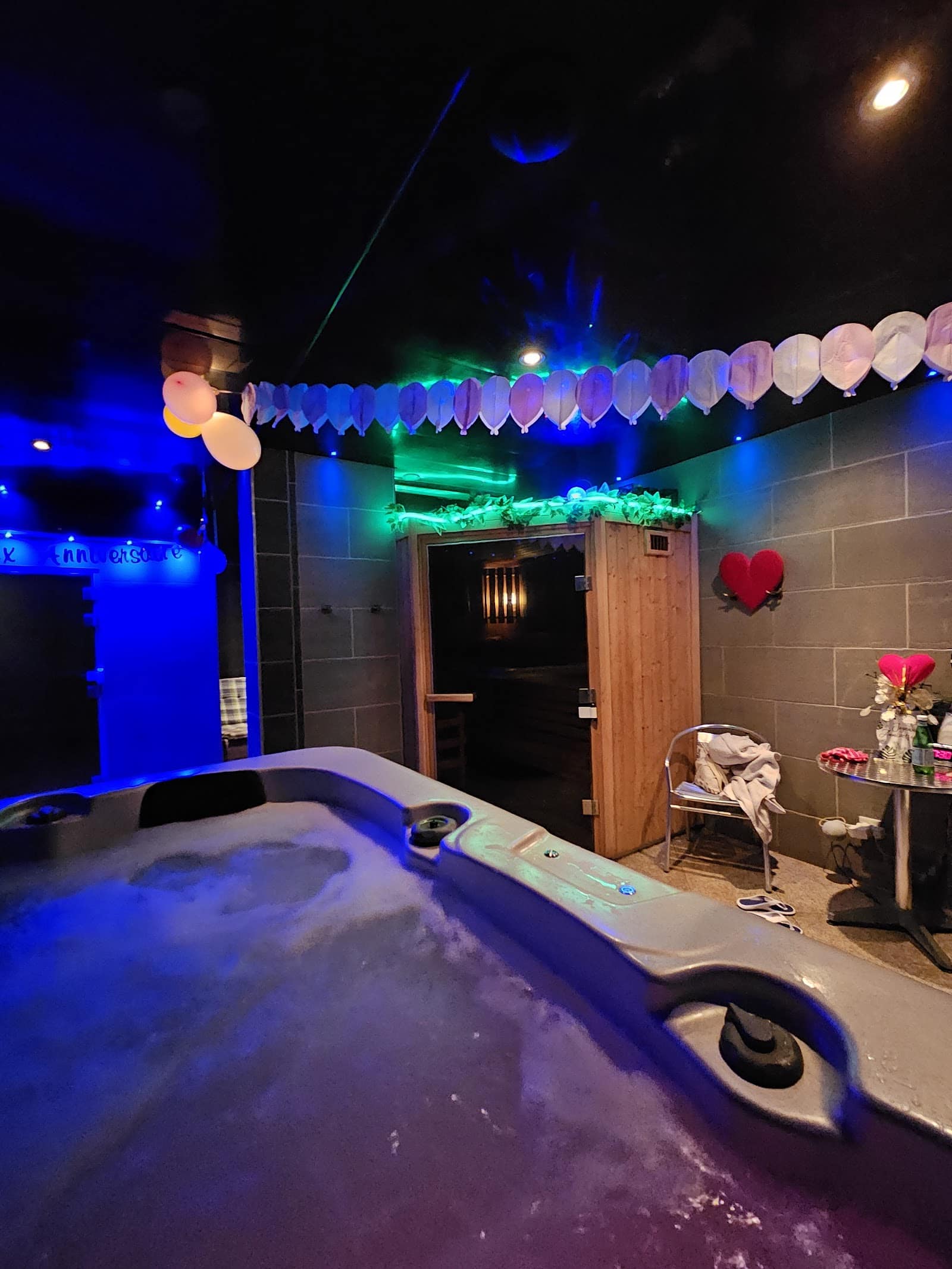 Spa privatif CoCoOn Rumilly Hammam Saunas Jacuzzi BabySpa en Famille balnéothérapie Massages solo ou en duo Cartes cadeaux - Photo 1