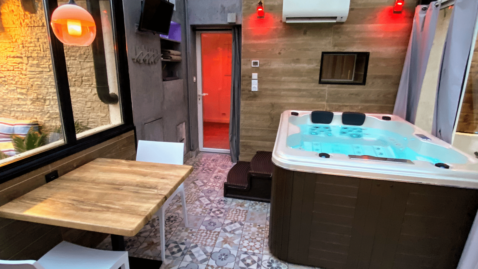 SUITE PHANTASTICA chambre avec Jacuzzi privatif aux pennes mirabeau - Photo 6