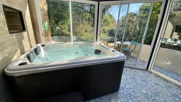 SUITE PHANTASTICA chambre avec Jacuzzi privatif aux pennes mirabeau - Photo 3