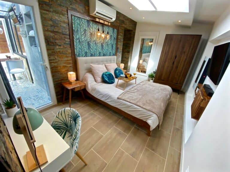 SUITE PHANTASTICA chambre avec Jacuzzi privatif aux pennes mirabeau - Photo 2