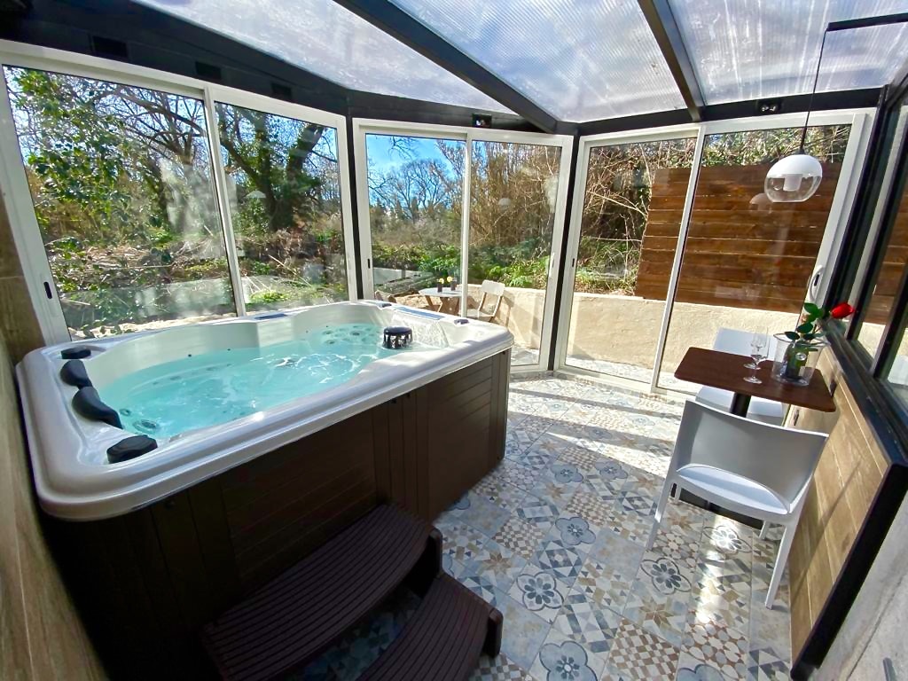SUITE PHANTASTICA chambre avec Jacuzzi privatif aux pennes mirabeau - Photo 5