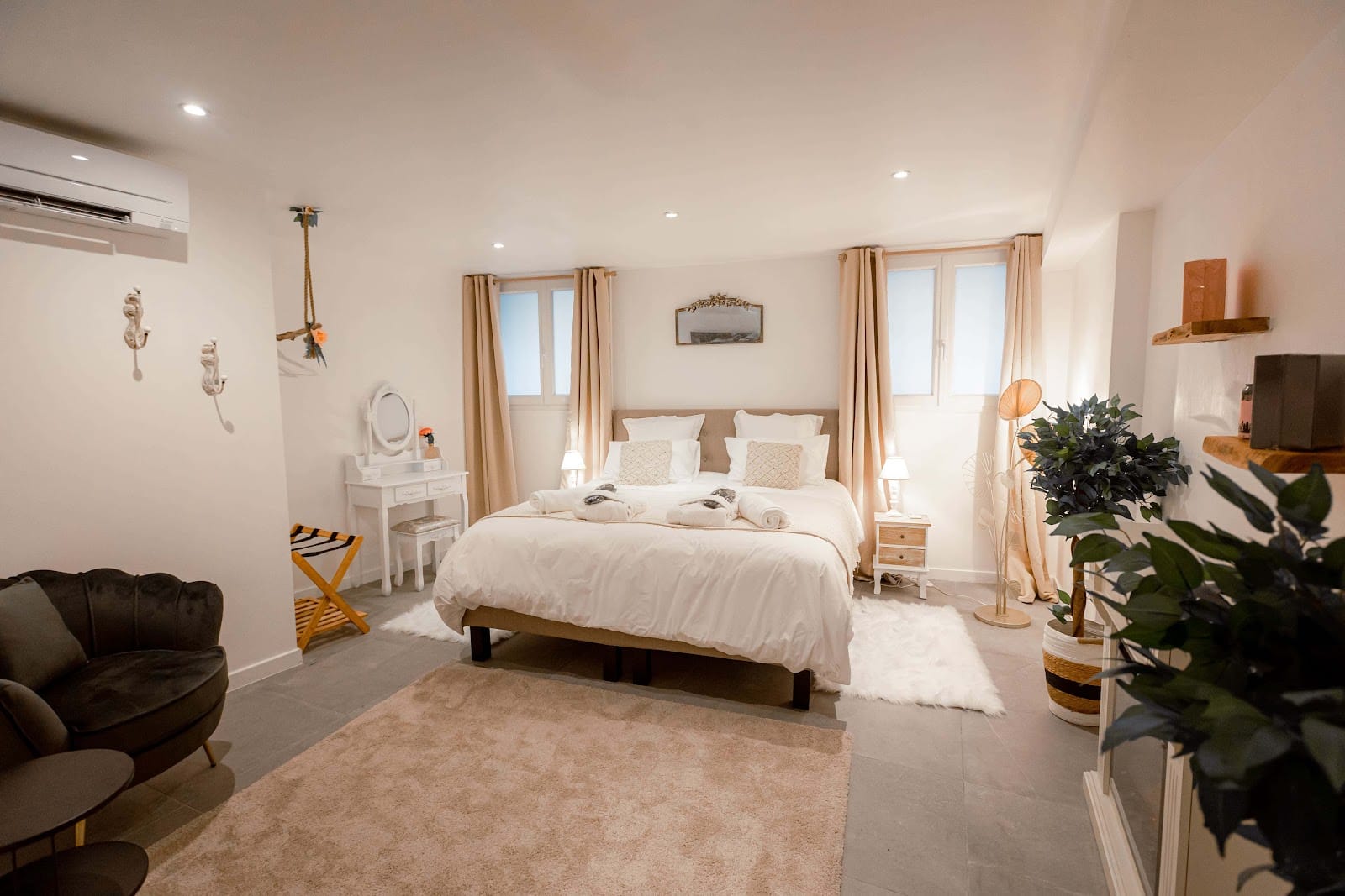Suite romantique Vénusa avec jacuzzi - Photo 1