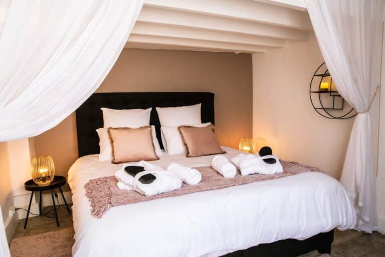 Suite romantique Vénusa avec jacuzzi privatif - Photo 2