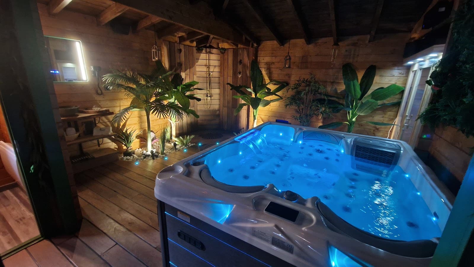 Tropical Spa: Love Room spa privatif et sauna, en Journée Soirée Nuit en amoureux, week-end romantique Hauts de France Nord - Photo 3