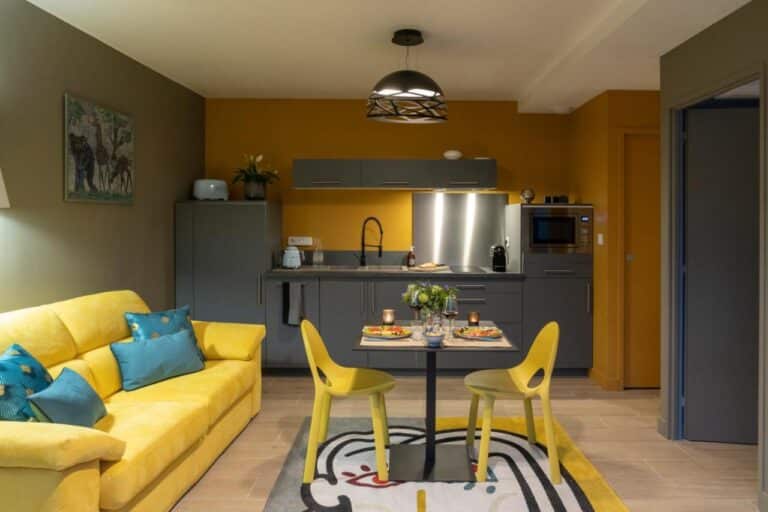 Villa Seyal – Chambre D&rsquo;hôtes Avec PISCINE & SPA – LE MANS - Photo 5