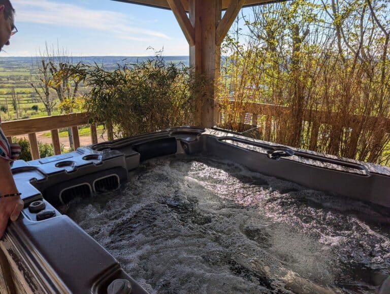 Cabane dans les Arbres en Bourgogne | Week-end Insolite avec Spa Privatif | La Réserve - Photo 3