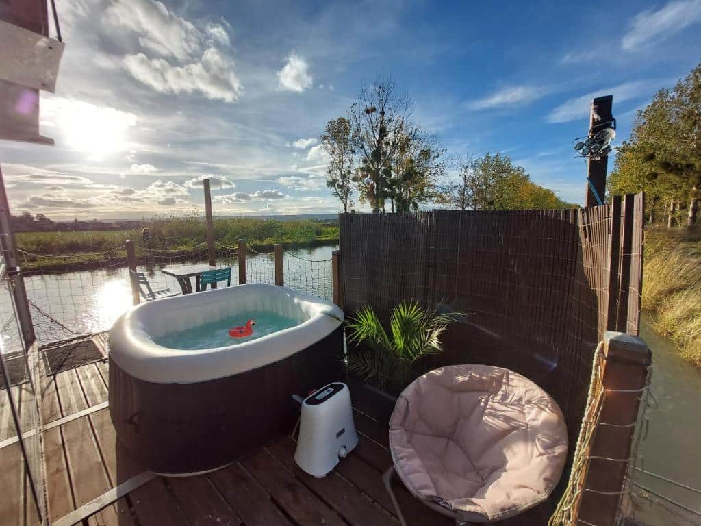 Cottage flottant insolite spa jacuzzi privatif près Dijon - Photo 2