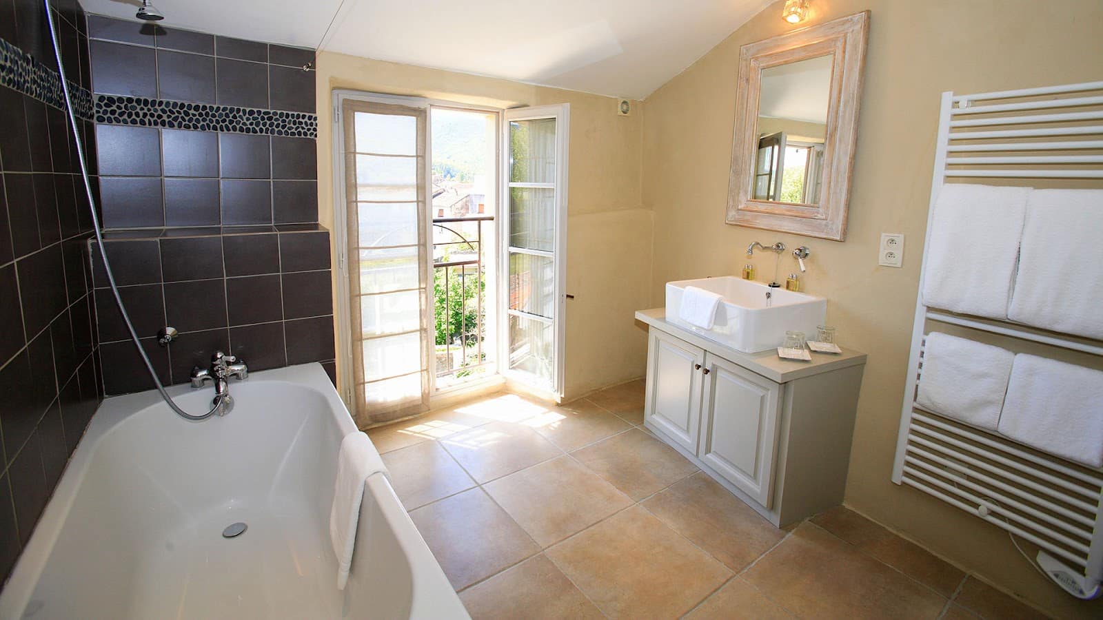 Couvent D&rsquo;Hérépian Hôtel & Spa - Photo 4