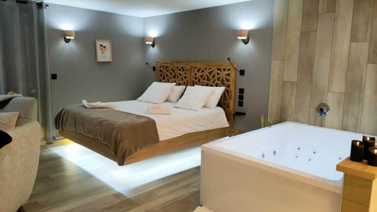 Hôtel & Suites avec Spa Privatif en Bourgogne • Domaine du Moulin 71 – Nature, animaux et mini-ferme - Photo 2