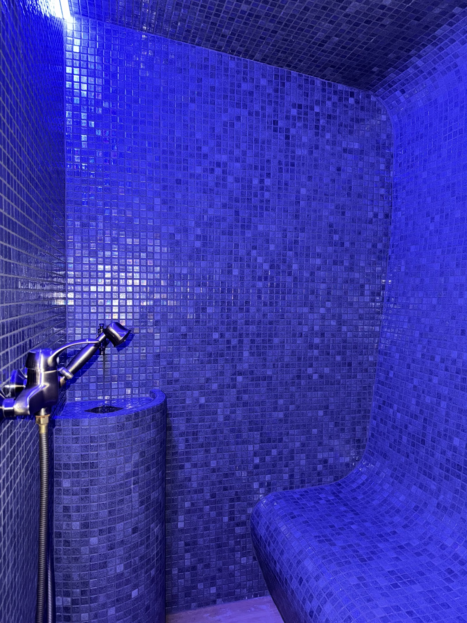 L&rsquo; Apogée Love Room Romantique Gîte de Charme Bien-être Spa privatif, Hammam et Sauna Bretagne Morbihan à Noyal-Pontivy - Photo 3