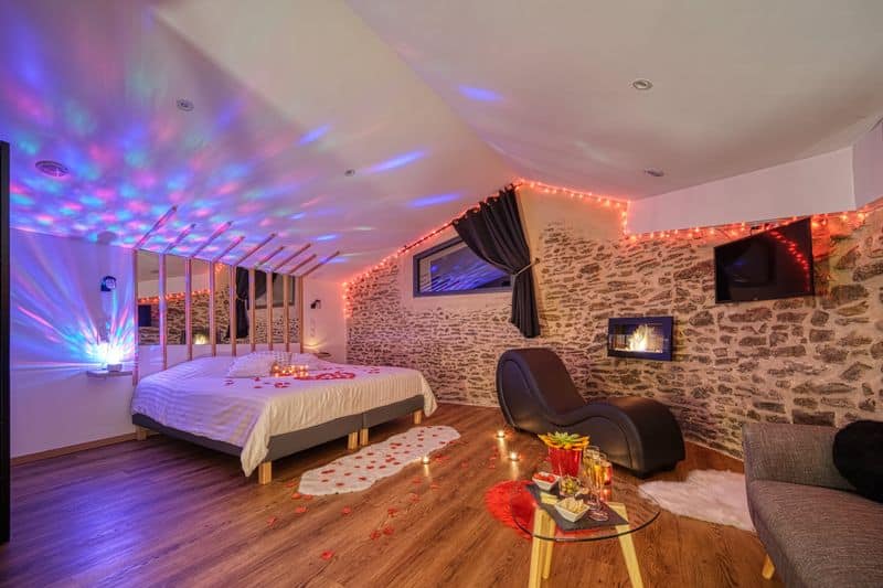 La Parenthèse Romantique – Chambre d&rsquo;hôtes & Love Room avec jacuzzi privatif Drôme - Photo 2