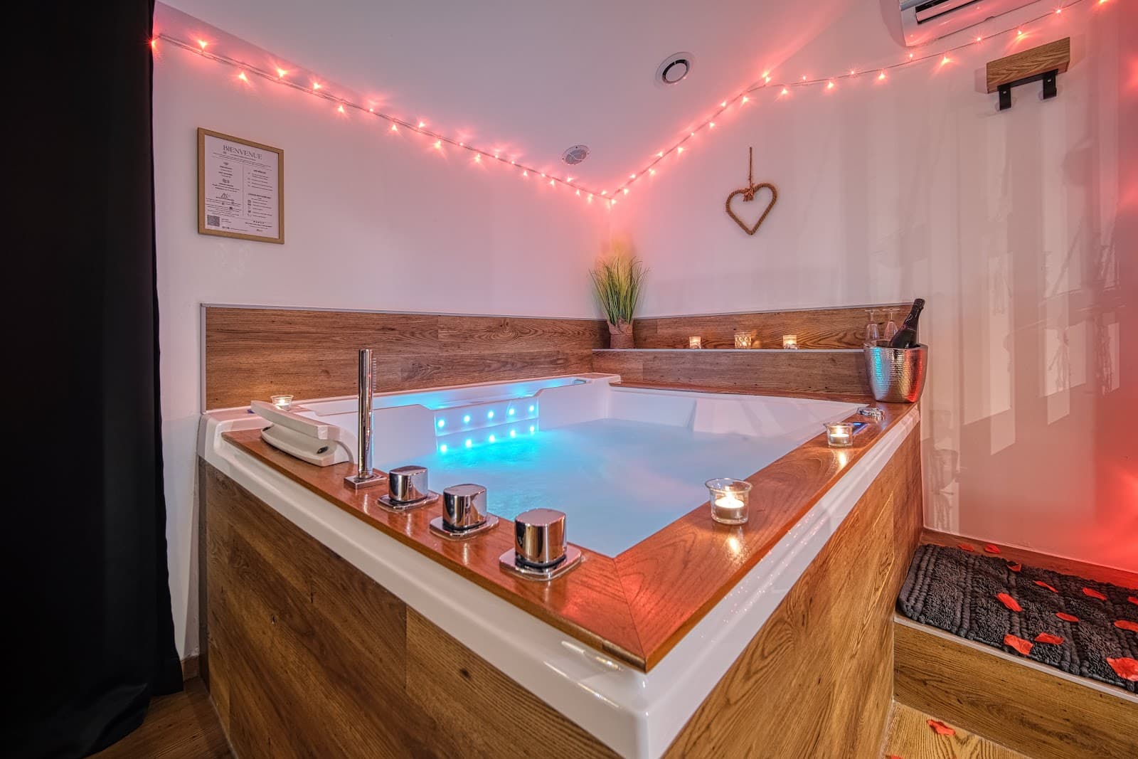 La Parenthèse Romantique – Chambre d&rsquo;hôtes & Love Room avec jacuzzi privatif Drôme - Photo 4