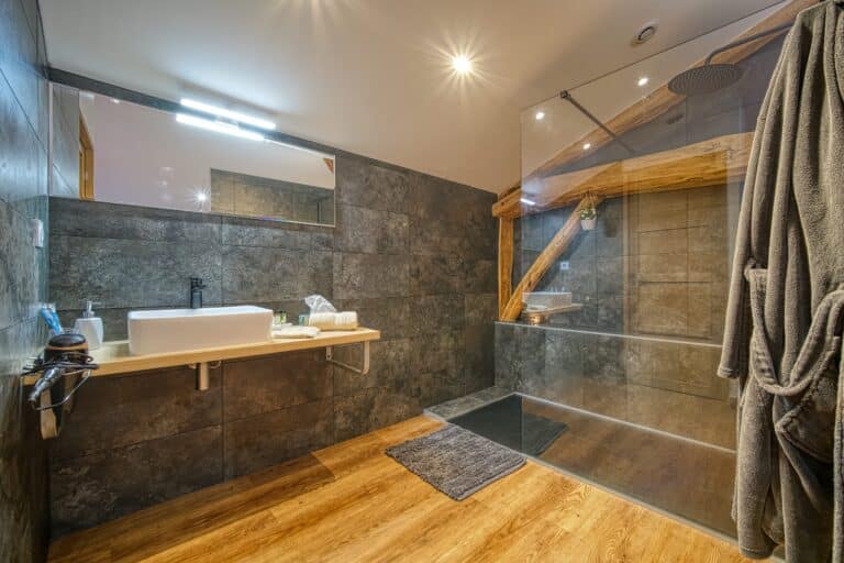 La Parenthèse Romantique – Chambre d&rsquo;hôtes & Love Room avec jacuzzi privatif Drôme - Photo 3