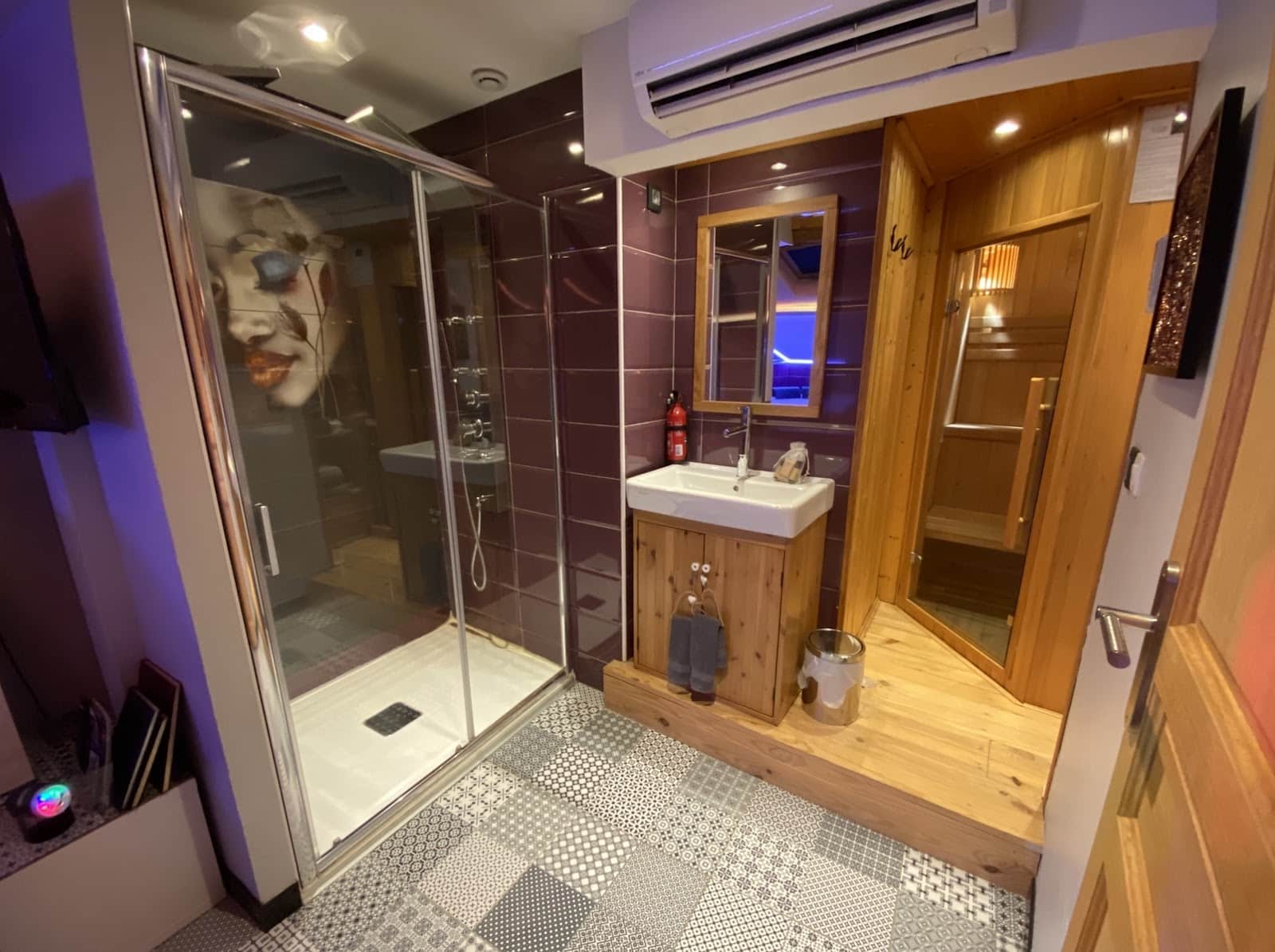 La Parenthèse – Séjour romantique avec Jacuzzi – RHÔNE ALPES - Photo 5