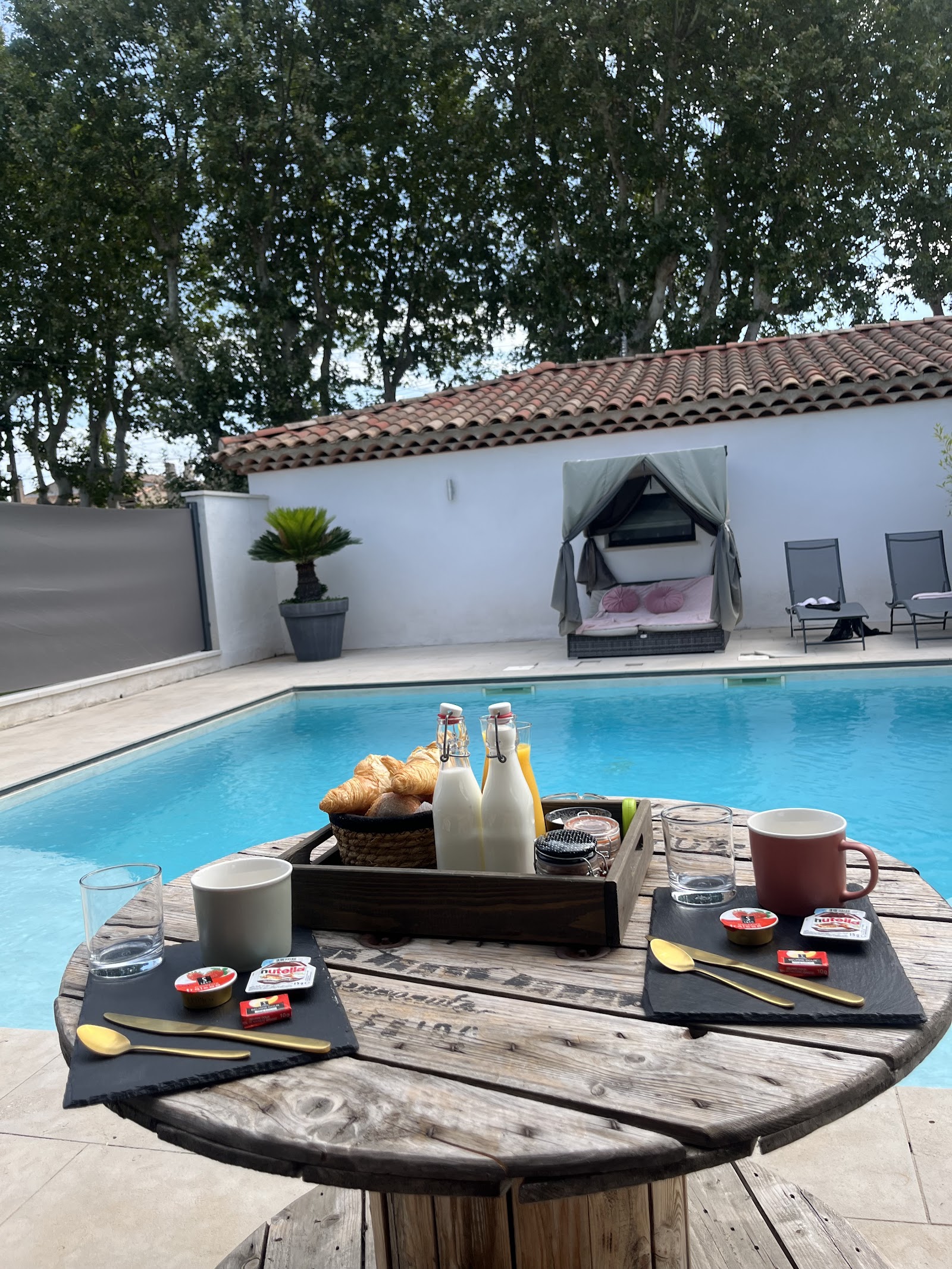 La Suite Côté Pool-House – Piscine, sauna & jacuzzi privatifs - Photo 3