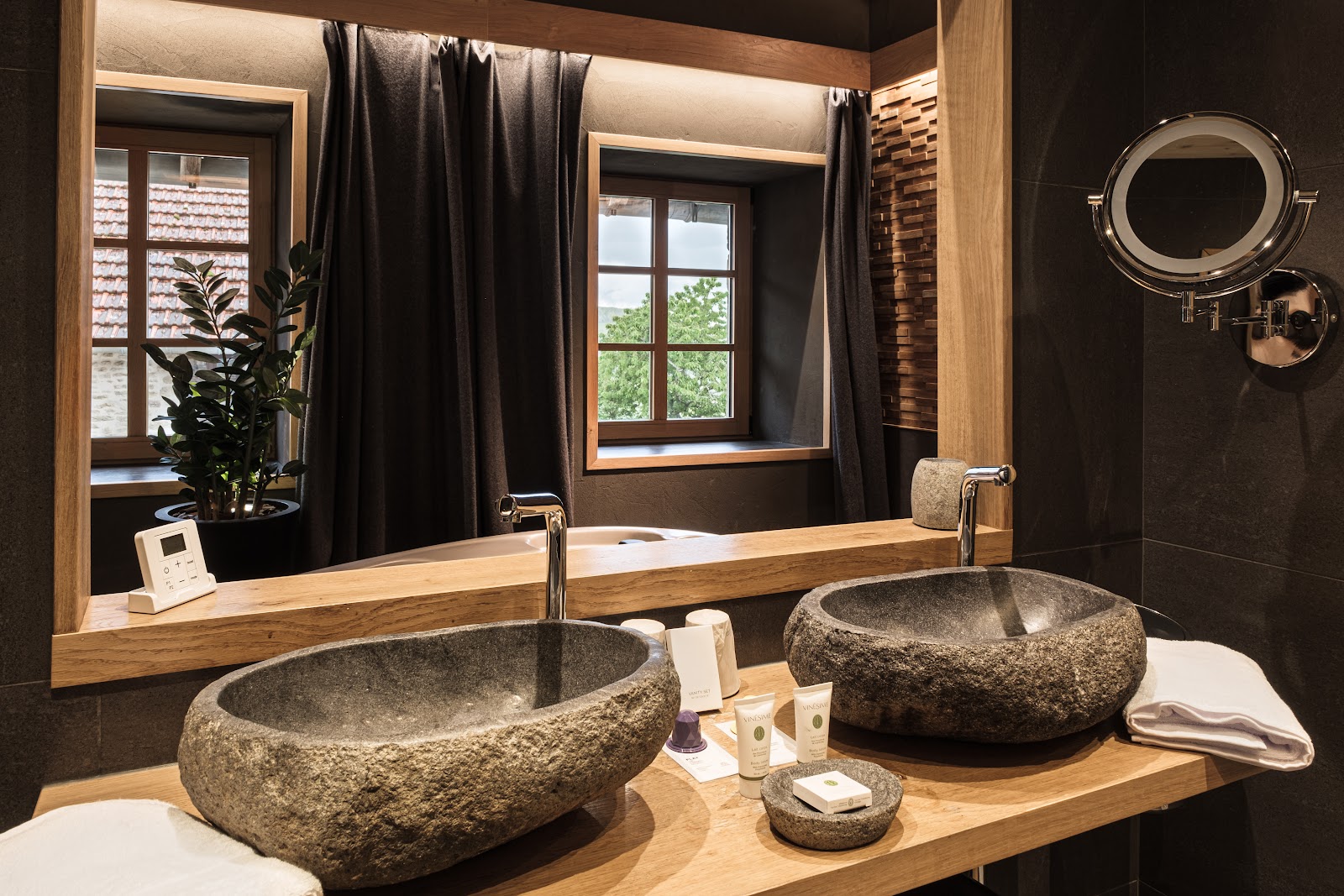 La Suite des Prés Verts | Week-end Romantique avec Spa Privatif Intérieur - Photo 4