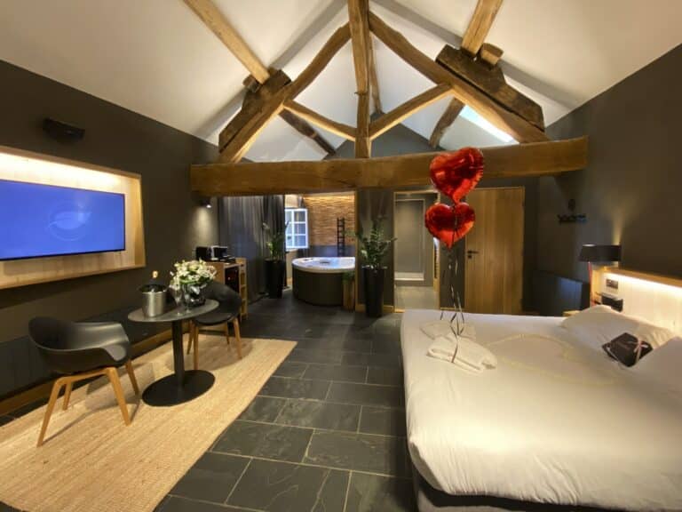 La Suite des Prés Verts | Week-end Romantique avec Spa Privatif Intérieur - Photo 2