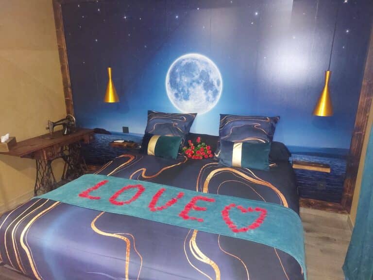La Villa Des Charmes-Love Room-Jacuzzi&Sauna - Photo 2