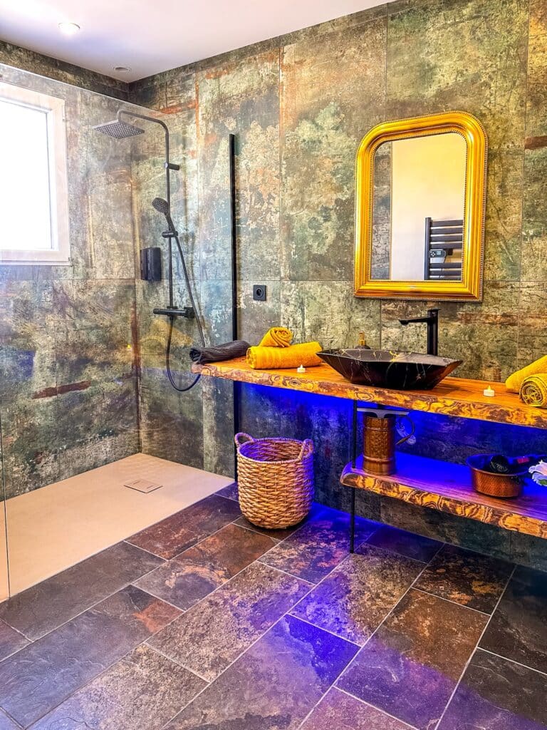 La Villa Des Charmes-Love Room-Jacuzzi&Sauna - Photo 3